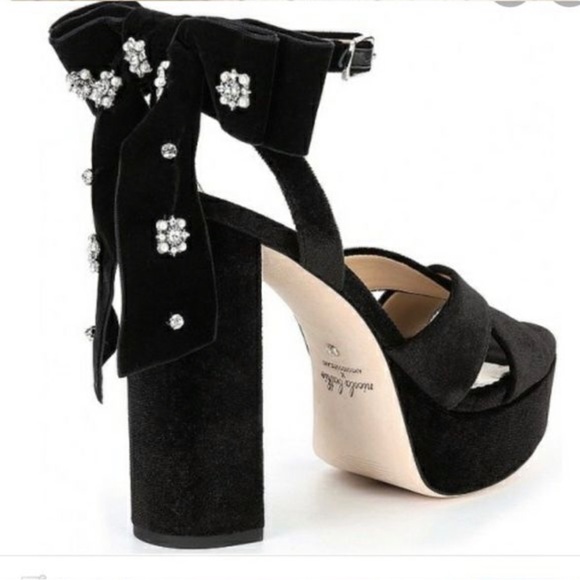 ISO Antonio Melani x Nicola Bathie - Born on Fifth Lila Velvet Bow Heels - Picture 2 of 2